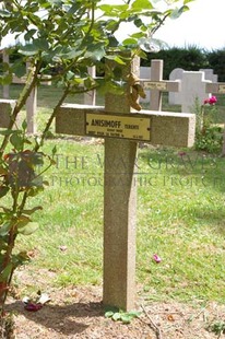 Le Cateau Military Cemetery - Anisimoff, Terenti